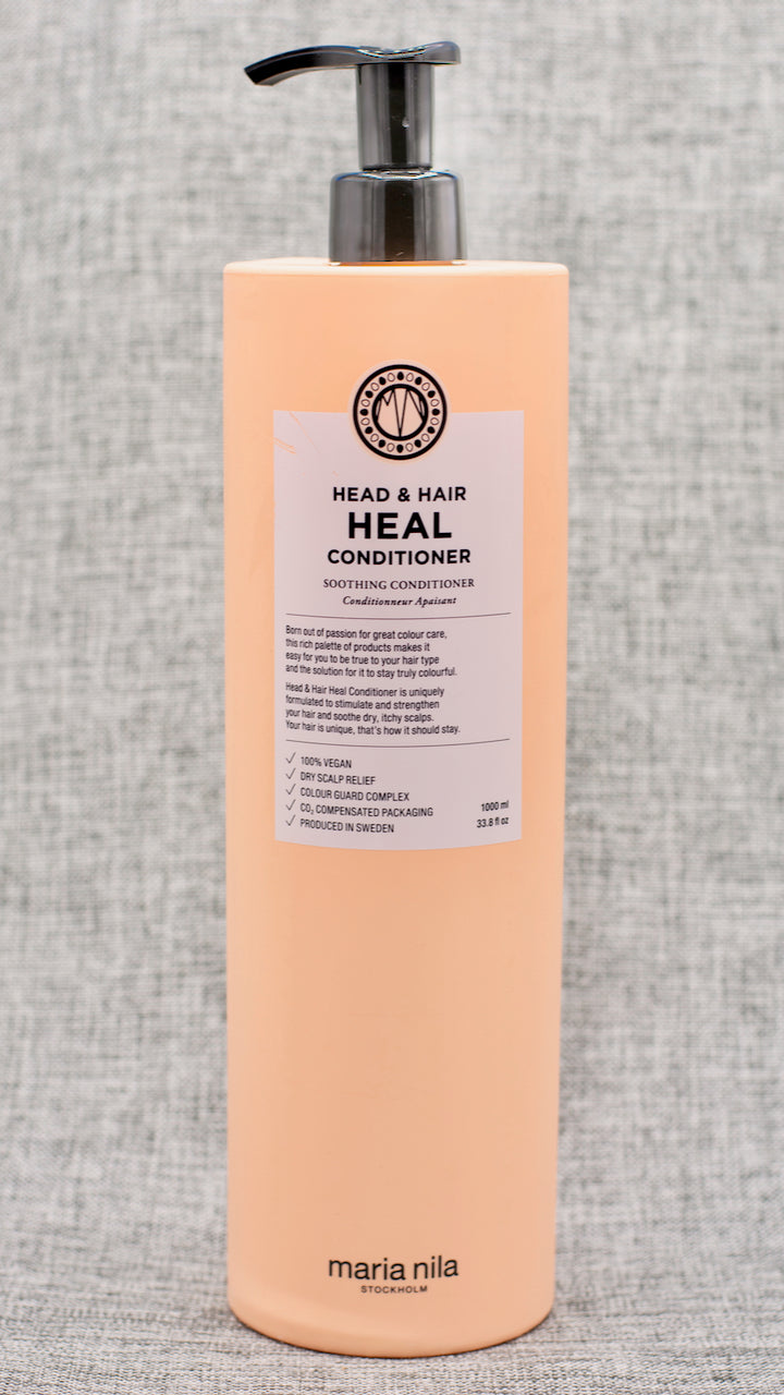 Maria Nila Head & Hair Heal Conditioner-FOR SENSITIVE AND DRY SCALP. A soothing and strengthening conditioner with calming natural aloe vera extract. The active ingredients in Head Hair Heal Conditioner helps balance your hair and scalp. Made with an allergen-free perfume with a floral scent. Dry scalp relief.