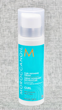 Easily activate and define curls while hydrating hair. Moroccanoil® Curl Defining Cream is one of our most popular products for curly hair. This argan oil-infused curl definer