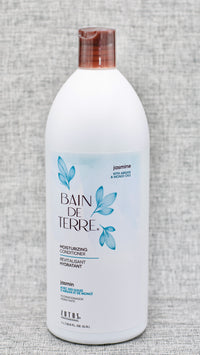 Bain de Terre Moisturizing Conditioner is a lightweight, color-safe conditioner designed to nourish and replenish thirsty locks. It is paraben-free , color-safe, moisturizing conditioner infused with fragrant jasmine extract plus precious argan, monoi oils that lavish hair in soft, sumptuous, silky perfection.