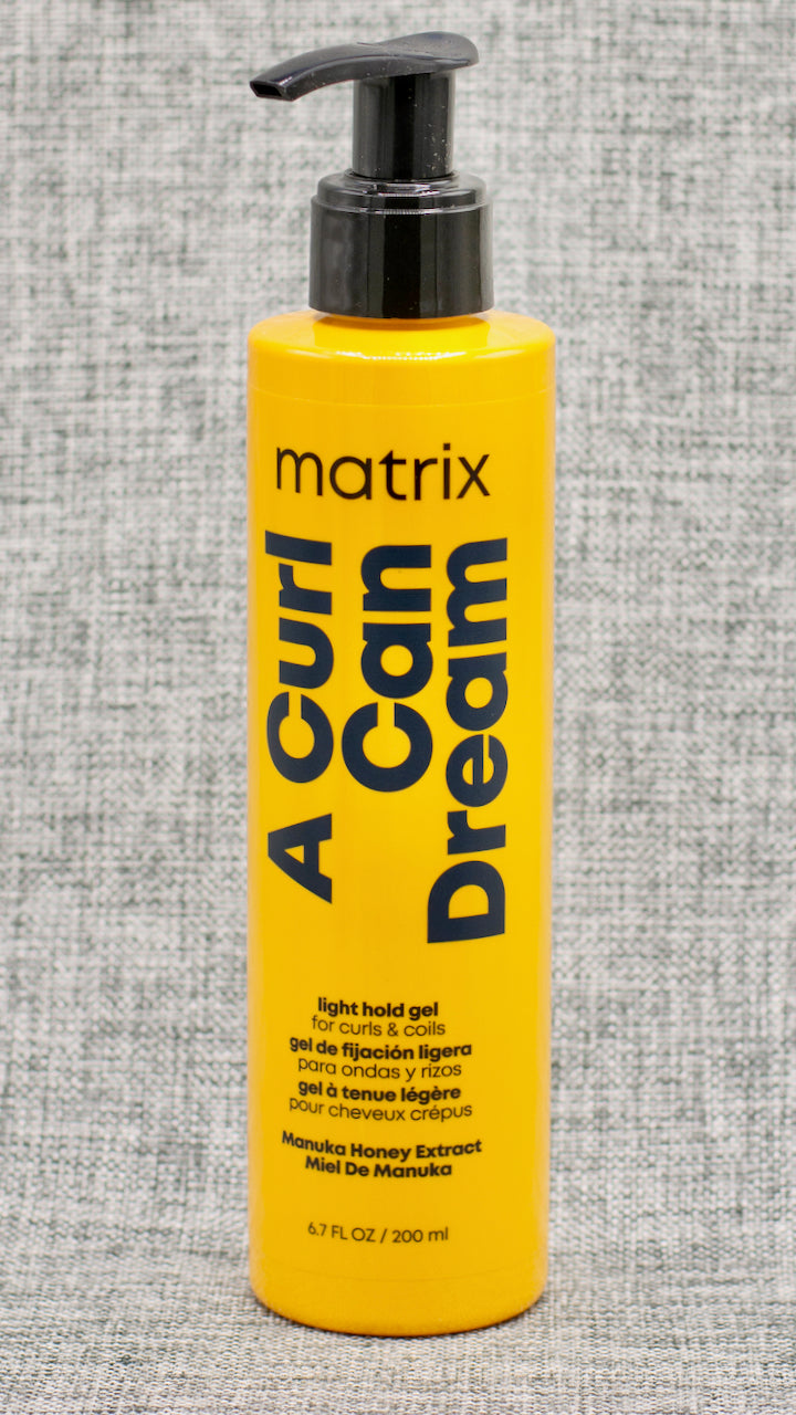 Matrix A Curl Can Dream Light-Hold Gel is for curls and coils, infused with Manuka honey extract. This defining hair gel layers perfectly over A Curl Can Dream Moisturizing Cream, without flaking or crunch.