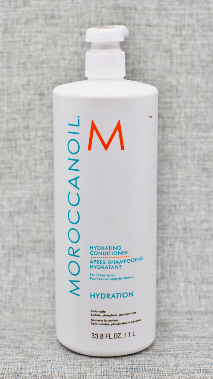 Condition and detangle dehydrated hair with Moroccanoil® Hydrating Conditioner. This gentle, daily-use formula leaves hair smoother, more manageable and easier to style. Infused with antioxidant-rich argan oil, vitamins A and E and moisturizing red algae for optimal hydration for all hair types—from normal to dry hair. Color-safe. Sulfate-free, phosphate-free and paraben-free.