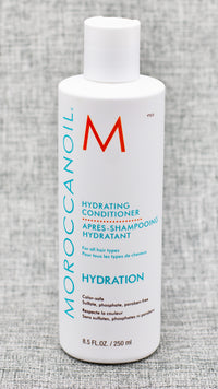 Condition and detangle dehydrated hair with Moroccanoil® Hydrating Conditioner. This gentle, daily-use formula leaves hair smoother, more manageable and easier to style. Infused with antioxidant-rich argan oil, vitamins A and E and moisturizing red algae for optimal hydration for all hair types—from normal to dry hair. Color-safe. Sulfate-free, phosphate-free and paraben-free.