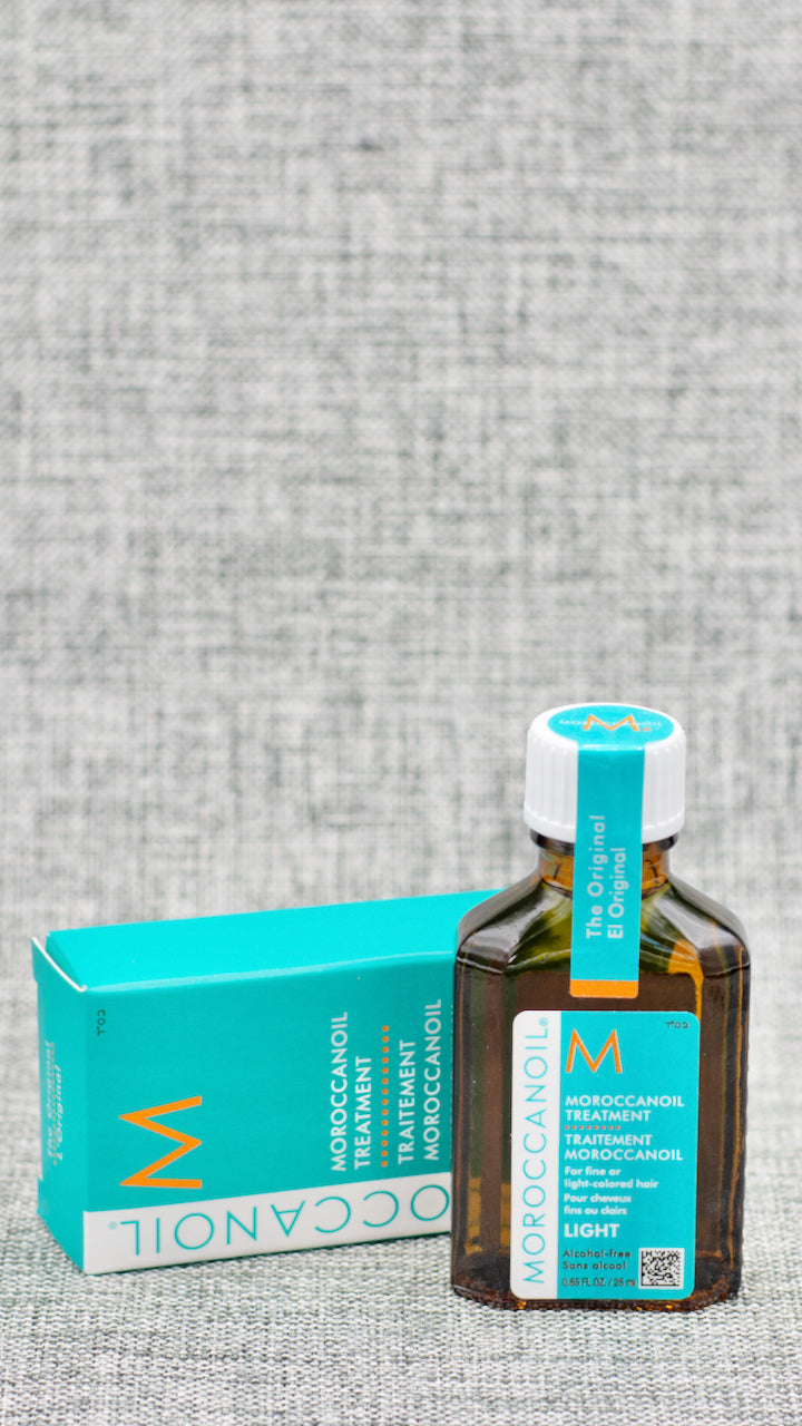 healthy, silky, shiny hair that's full of life. Moroccanoil® Treatment Light is specifically formulated for the delicate needs of light-colored (including platinum and white) and fine hair. The original foundation for hairstyling, can be used as a conditioning, styling and finishing tool all in one. Infused with antioxidant-rich argan oil