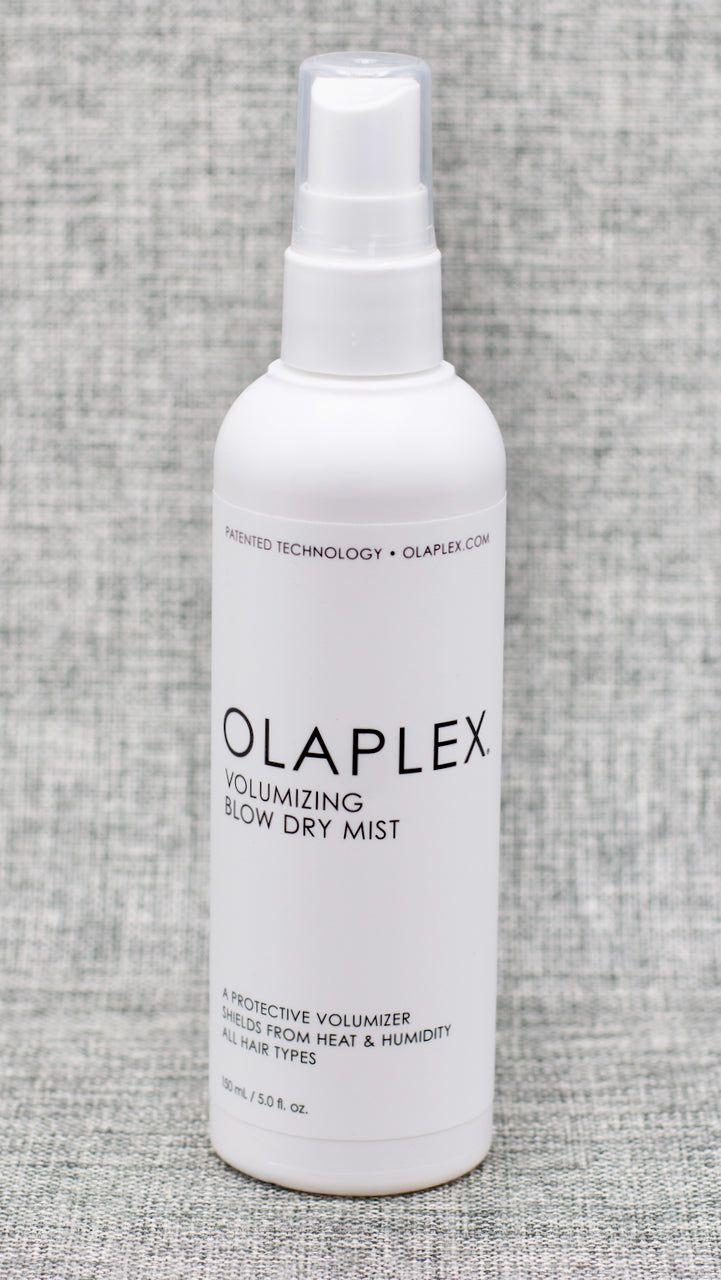 Olaplex Volumizing Blow Dry Mist, infused with patented OLAPLEX Bond Building Technology, is a reparative blow-dry mist that provides lasting body and bounce and also protects hair from heat, leaving it visibly soft, shiny, and healthy.