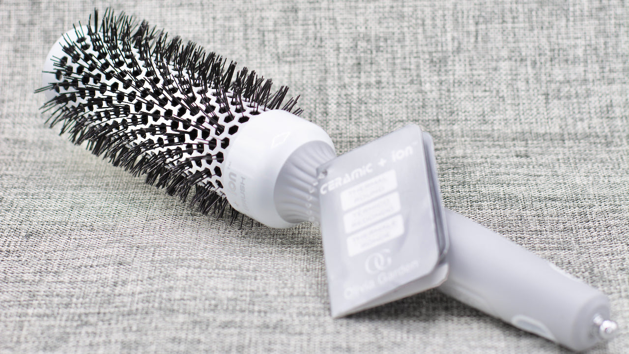 Ceramic Ion Thermal Round Brush restores hair balance, add luster and sheen and smooth hair. Adds volume at the root and curl at the ends for short length hair