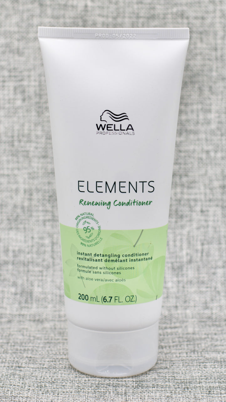 Wella Elements Renewing Conditioner, A moisturizing conditioner specially formulated without silicones and made with up to 99% of natural origin ingredients. This instant detangling conditioner renews hair manageability while increasing hair smoothness and shine. It leaves hair feeling moisturized and hydrated and protects it from frizz or breakage.