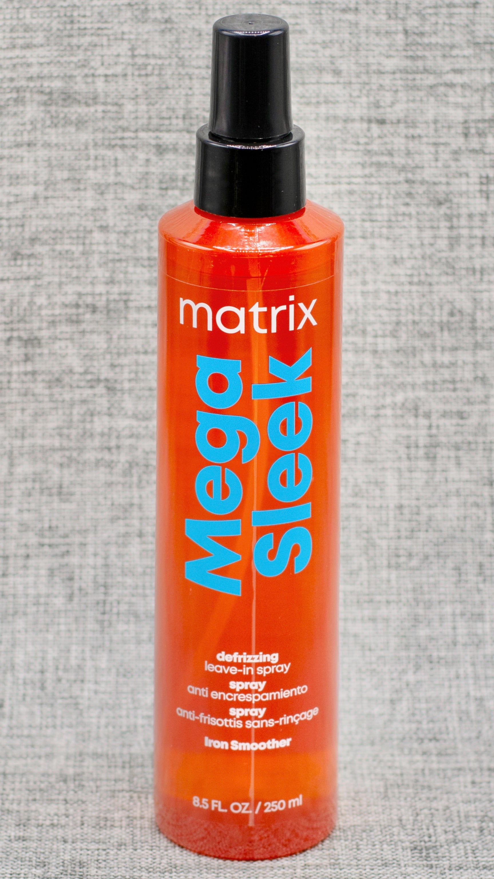 Matrix Styling Matrix Mega Sleek Defrizzing Spray
